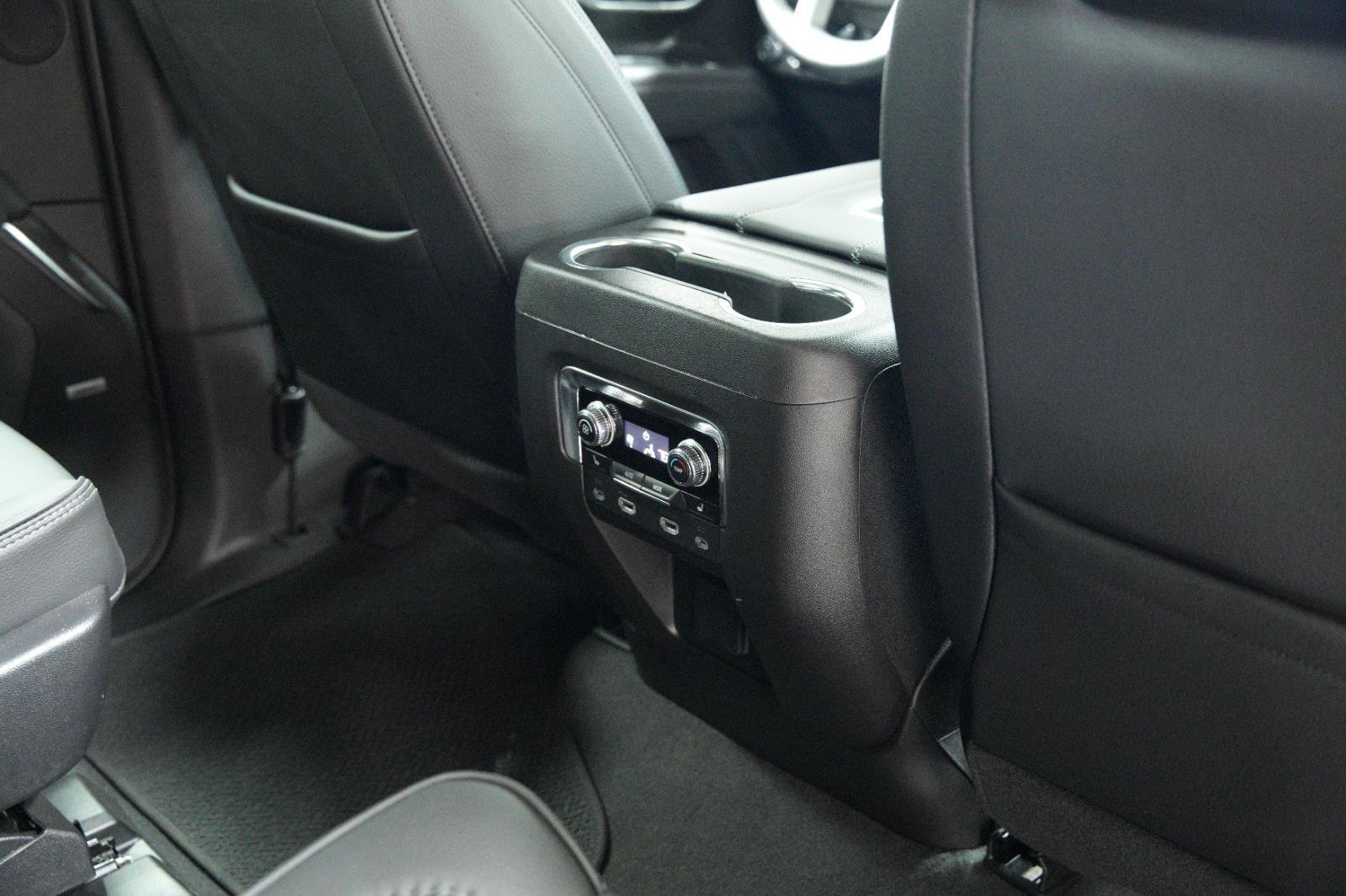 Used 2024 GMC Yukon Denali w/ Advanced Technology Package image 20