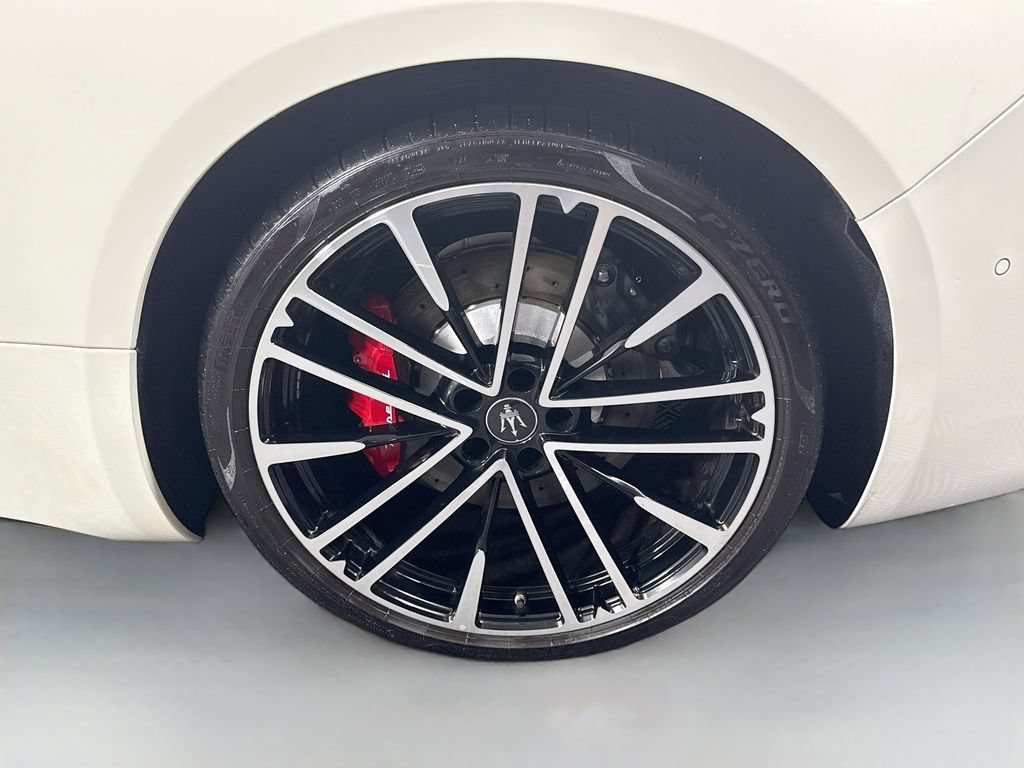 Used 2024 Maserati GranTurismo Trofeo AWD/4WD image 38