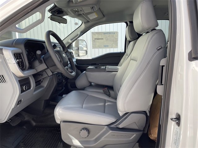 New 2026 Ford F550 4x4 Supercab Super Duty image 8