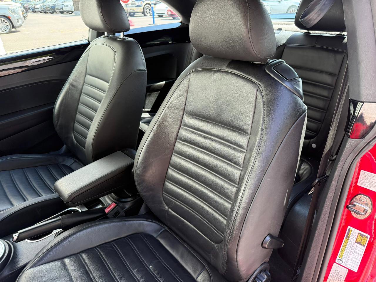 Used 2012 Volkswagen Beetle Turbo FWD image 21
