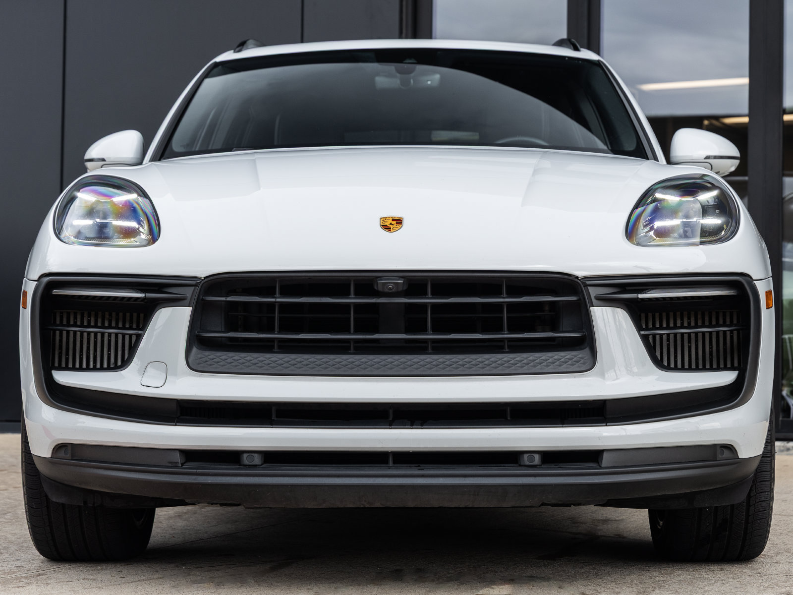 Certified 2022 Porsche Macan S AWD/4WD image 8