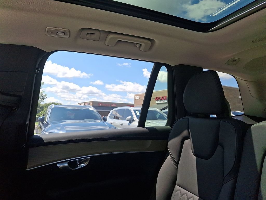 Certified 2026 Volvo XC90 B6 Plus AWD/4WD image 12