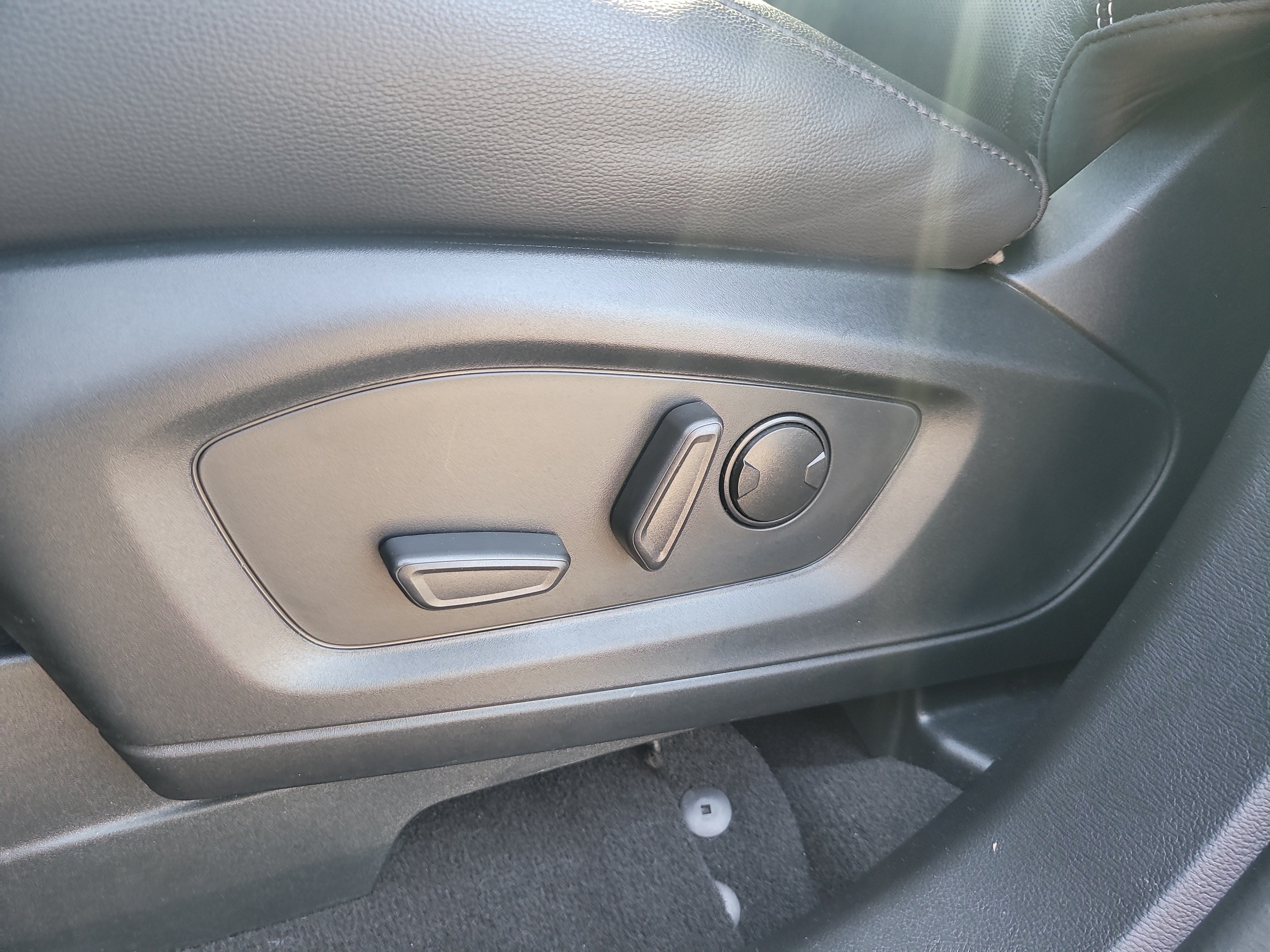 Used 2024 Ford Explorer ST w/ Equipment Group 401A AWD/4WD image 19