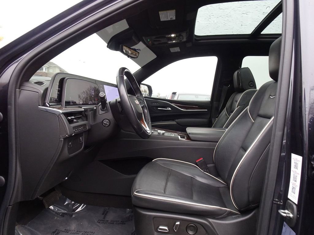 Used 2022 Cadillac Escalade ESV Premium Luxury w/ LPO, Radiant Package image 8