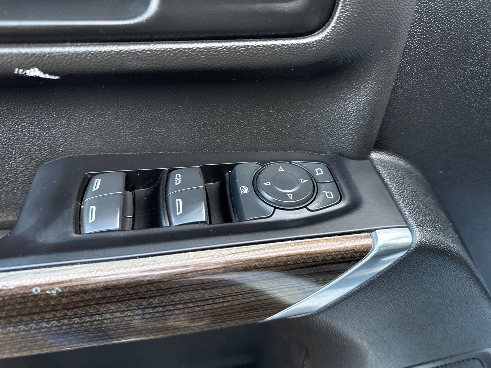 Used 2022 Chevrolet Silverado 2500 LT image 11