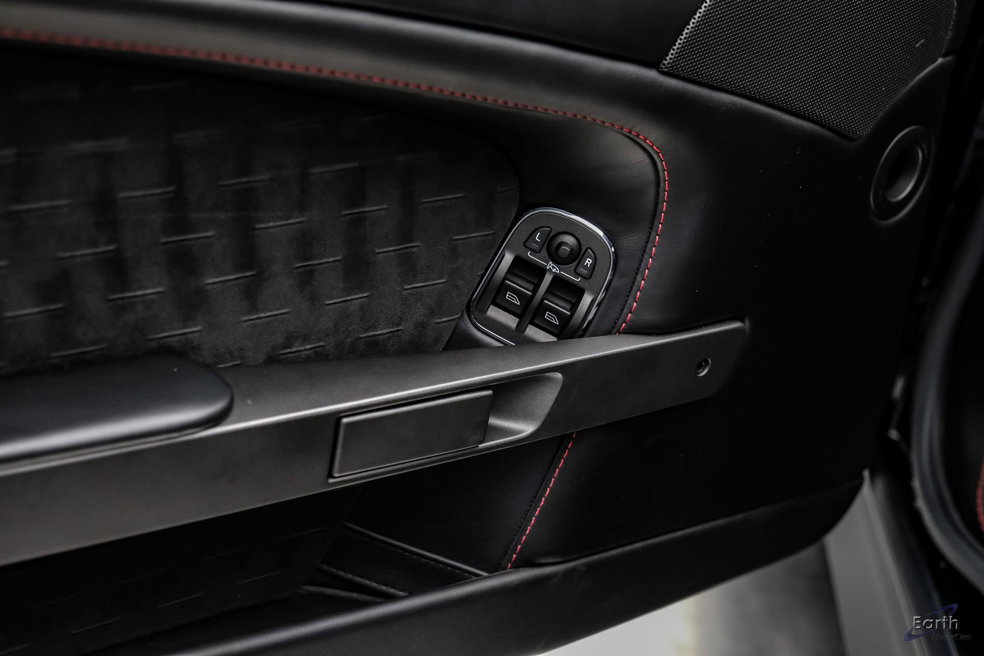 Used 2015 Aston Martin V8 Vantage GT RWD image 86