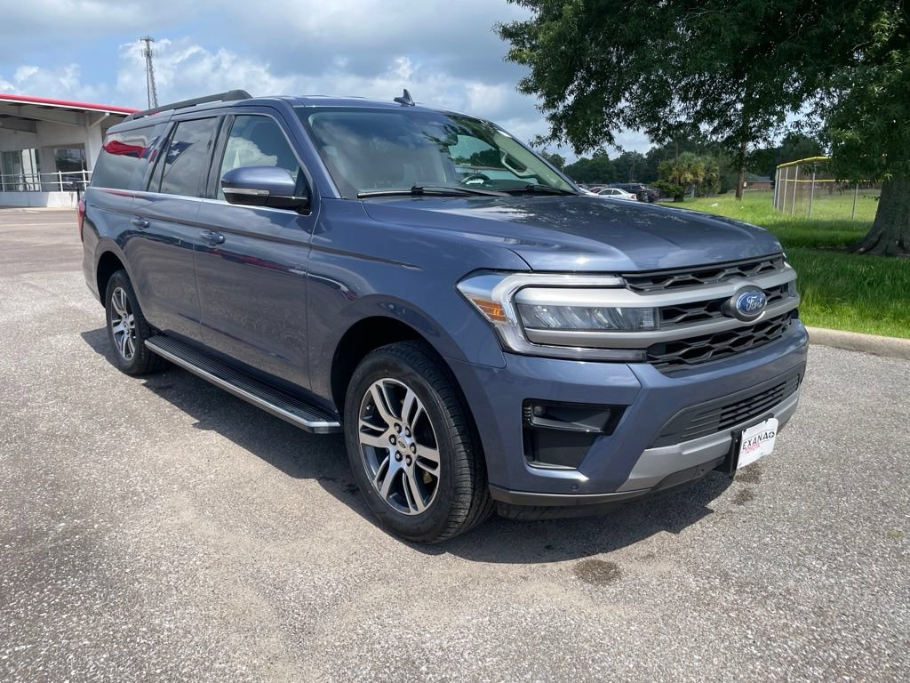 Used 2023 Ford Expedition Max XLT RWD image 2