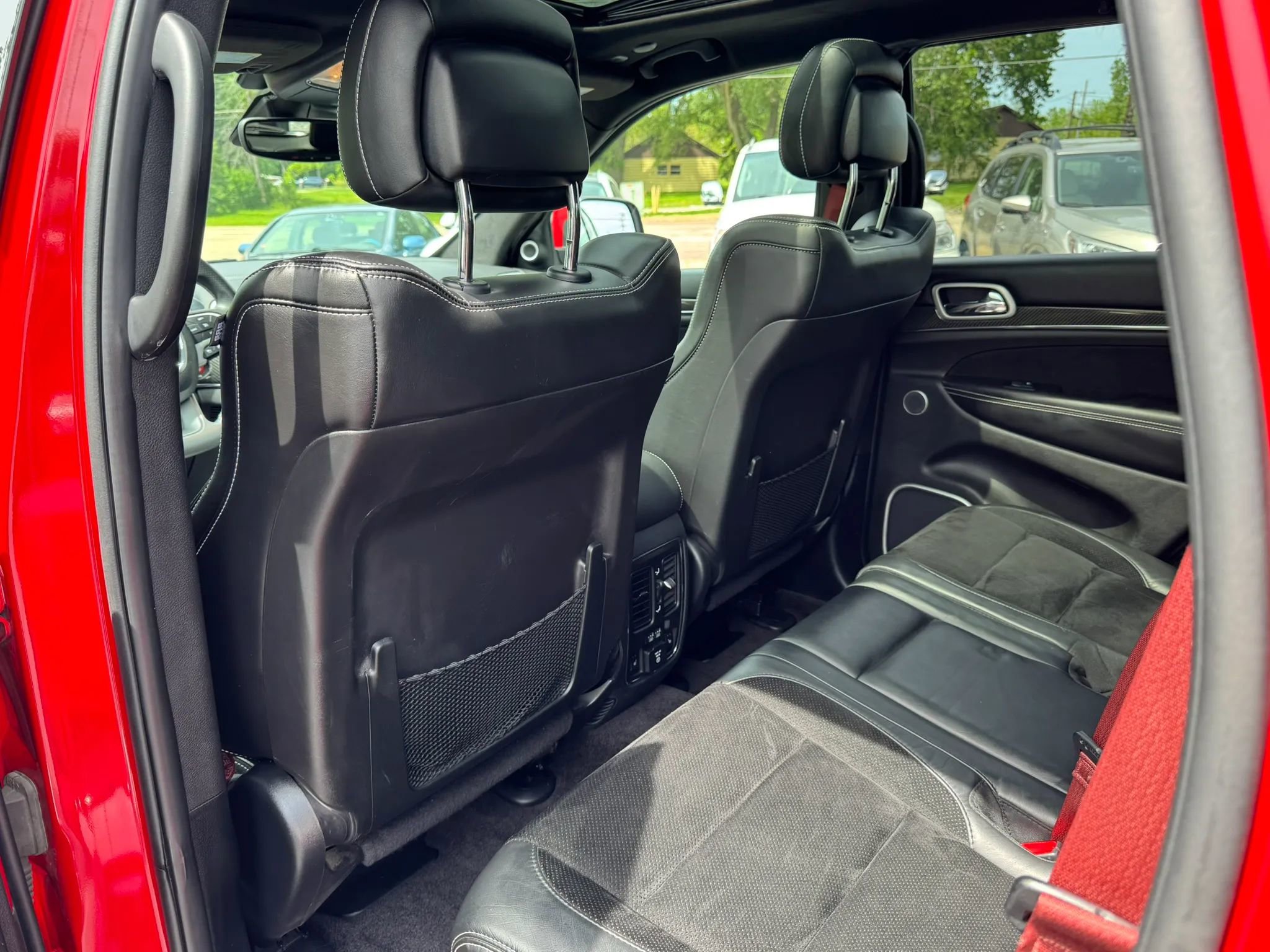 Used 2018 Jeep Grand Cherokee SRT AWD/4WD image 12