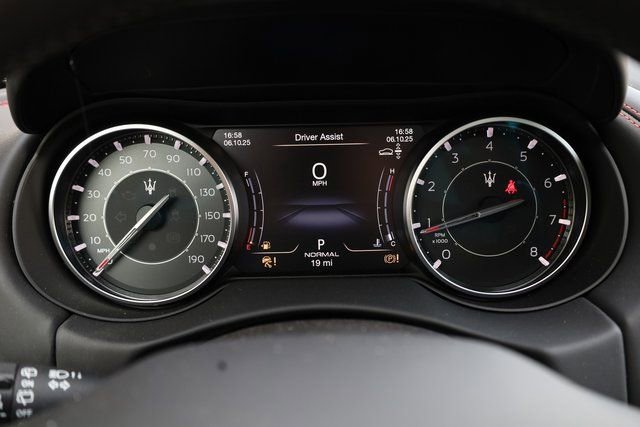 New 2024 Maserati Levante GT Ultima image 17