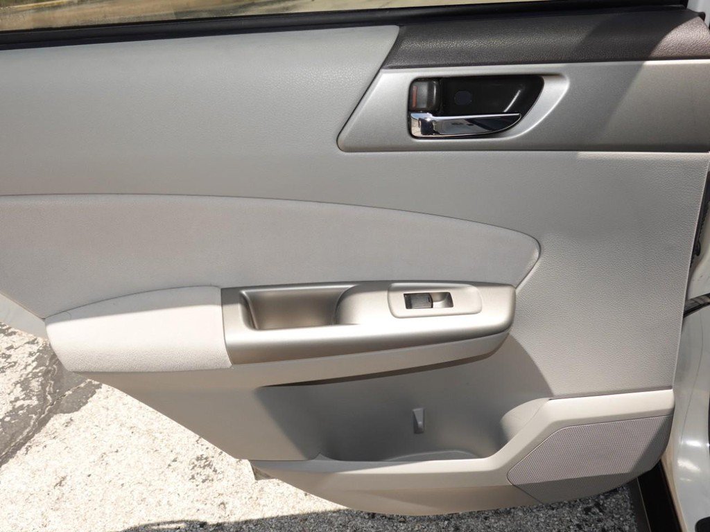 Used 2010 Subaru Forester 2.5X Limited AWD/4WD image 20