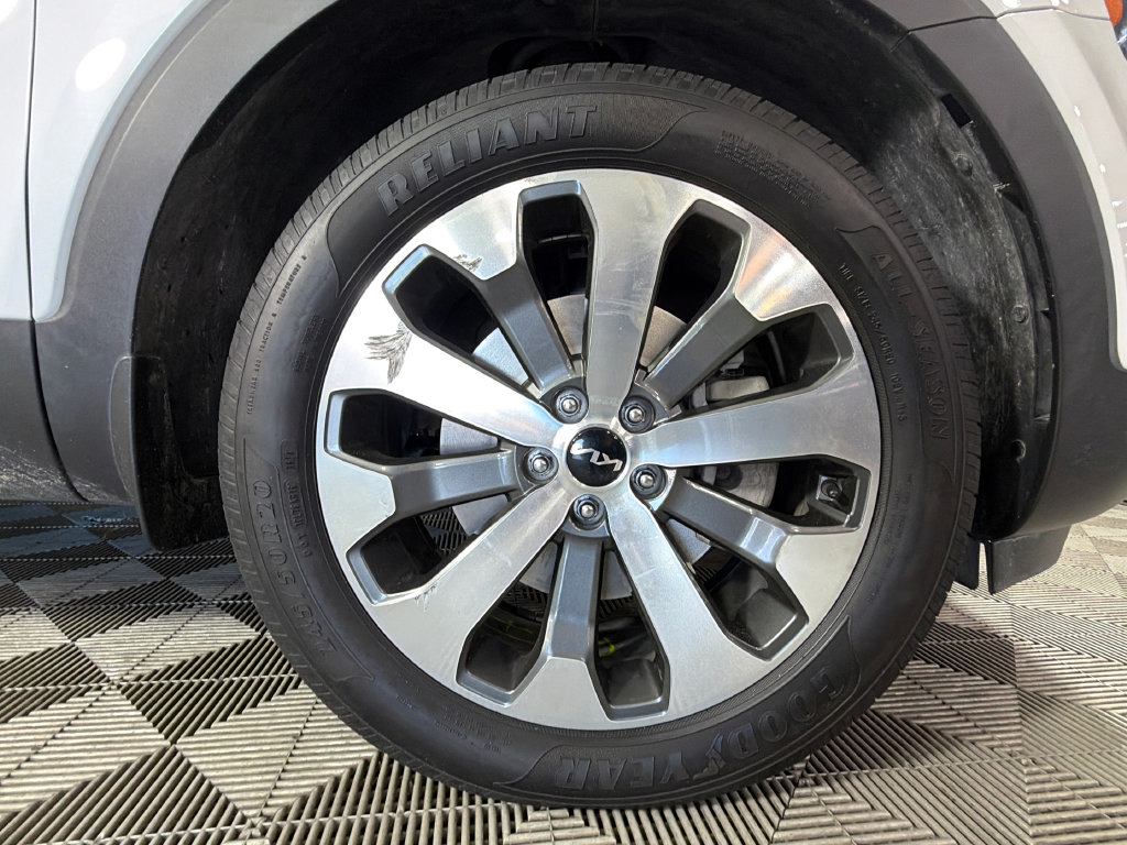 Used 2022 Kia Telluride S FWD image 40