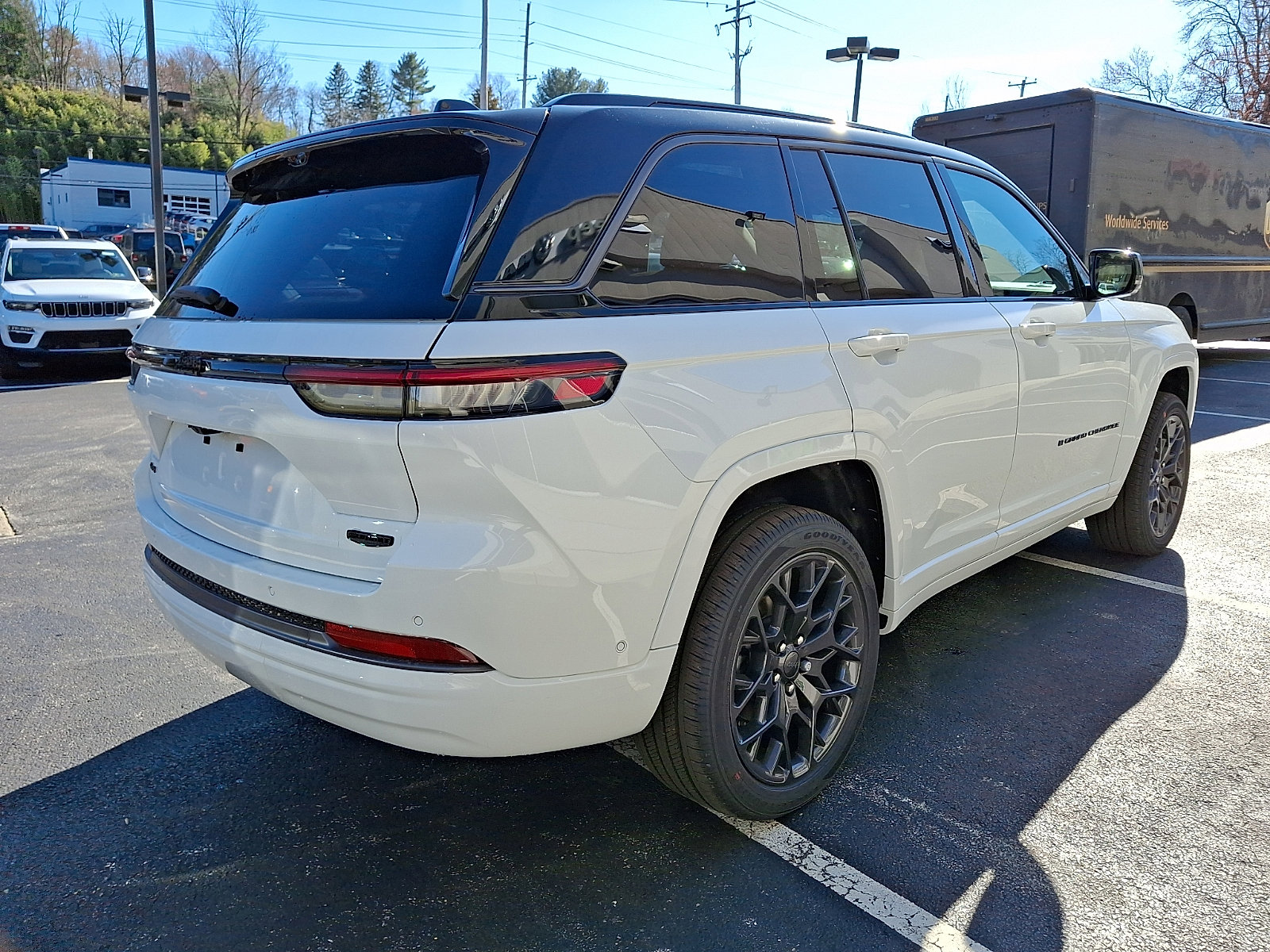 New 2026 Jeep Grand Cherokee Summit image 3