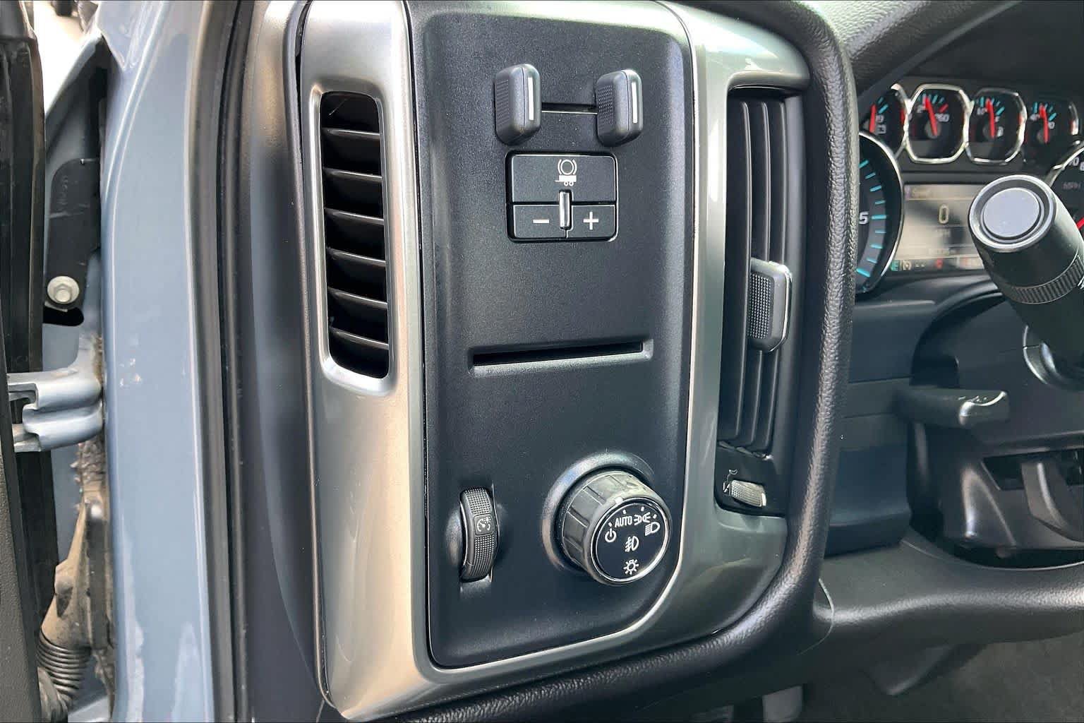 Used 2015 Chevrolet Silverado 1500 LT w/ LT Convenience Package RWD image 14