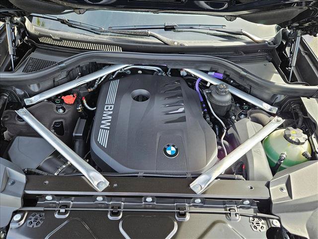 Used 2026 BMW X7 xDrive40i w/ M Sport Package AWD/4WD image 16