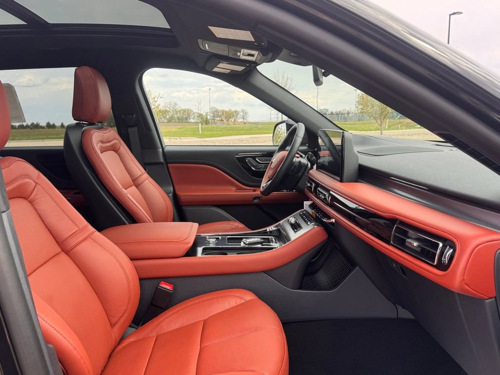 New 2026 Lincoln Aviator Reserve w/ Jet Appearance Package AWD/4WD image 23