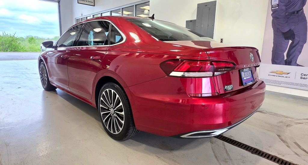 Used 2022 Volkswagen Passat 2.0T FWD image 8