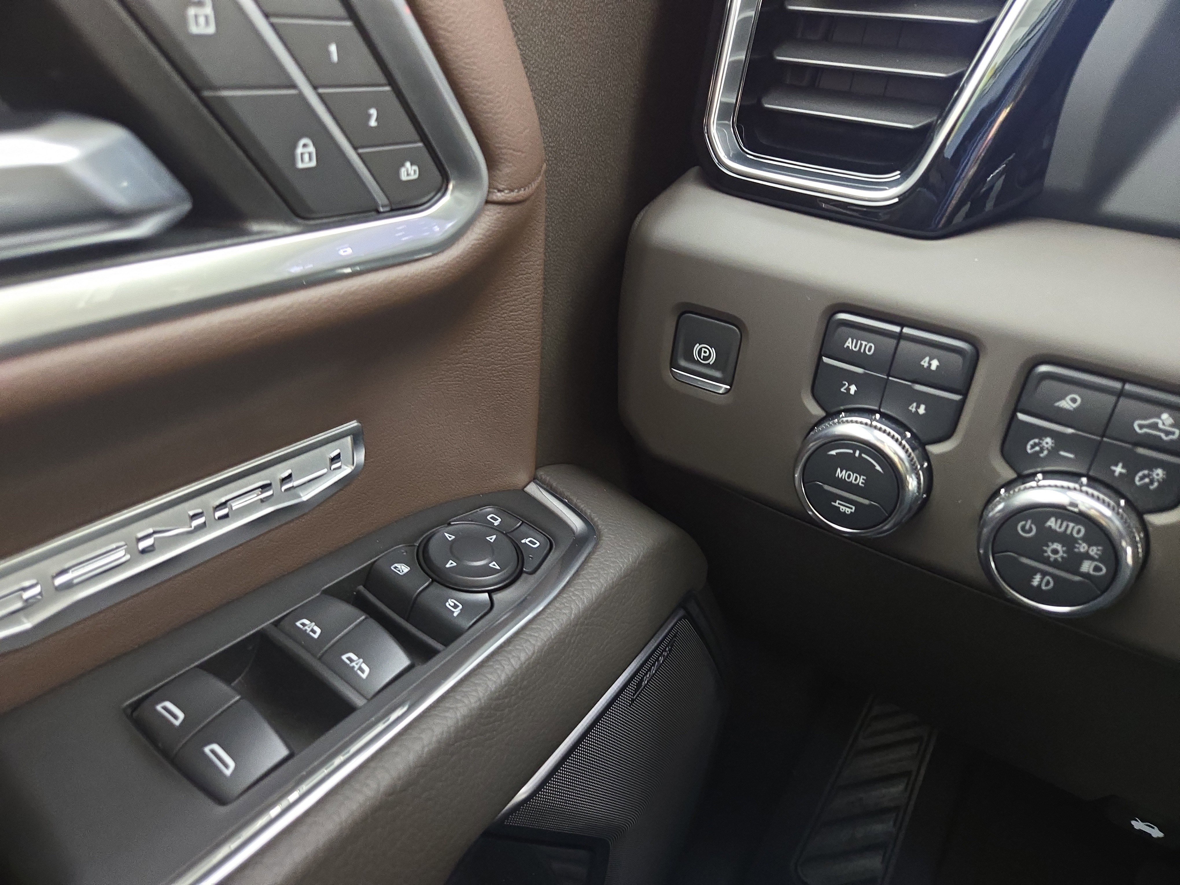 Used 2025 GMC Sierra 1500 Denali w/ Denali Reserve Package image 31