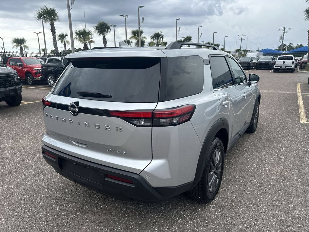 Used 2024 Nissan Pathfinder SV AWD/4WD image 16