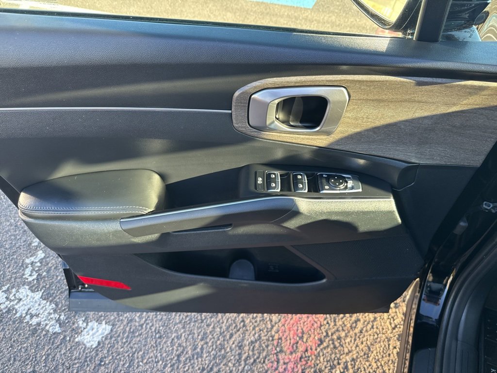 Used 2022 Kia Sorento S image 15