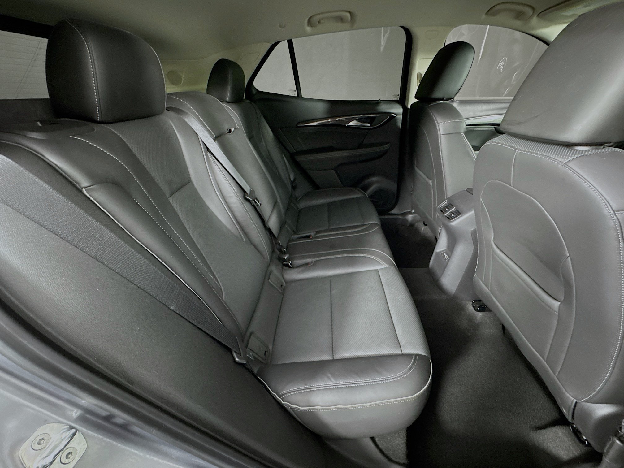 Used 2021 Buick Envision Essence w/ Sport Touring Package AWD/4WD image 25