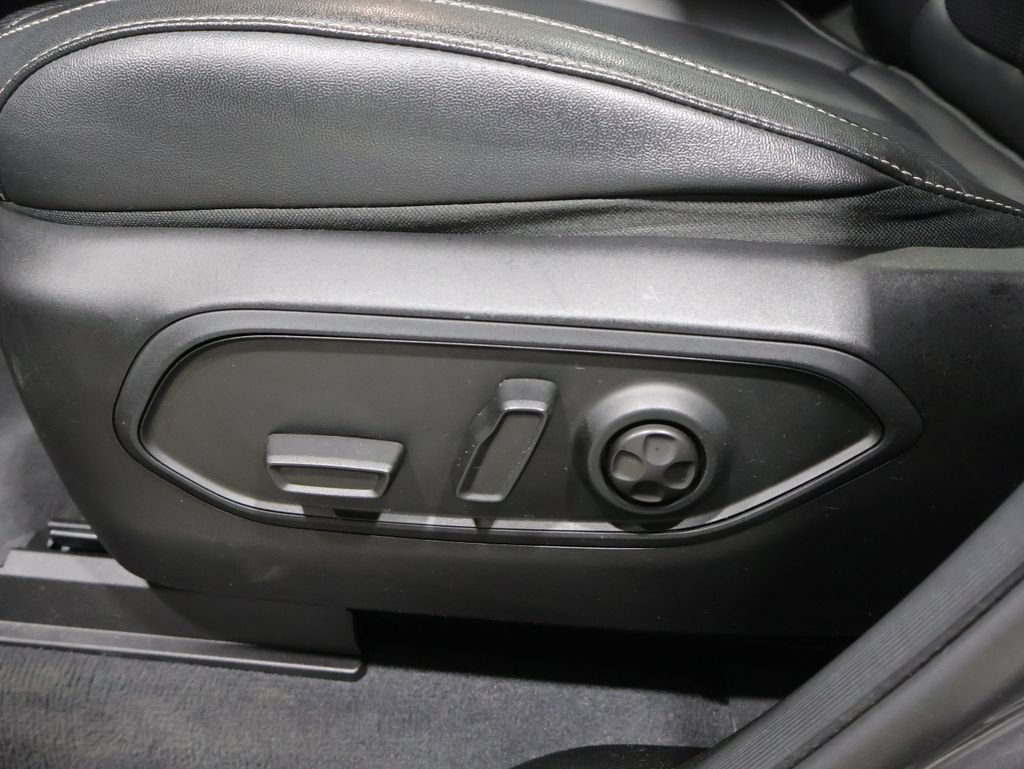 Certified 2023 Jeep Grand Cherokee L Limited w/ Luxury Tech Group II AWD/4WD image 13