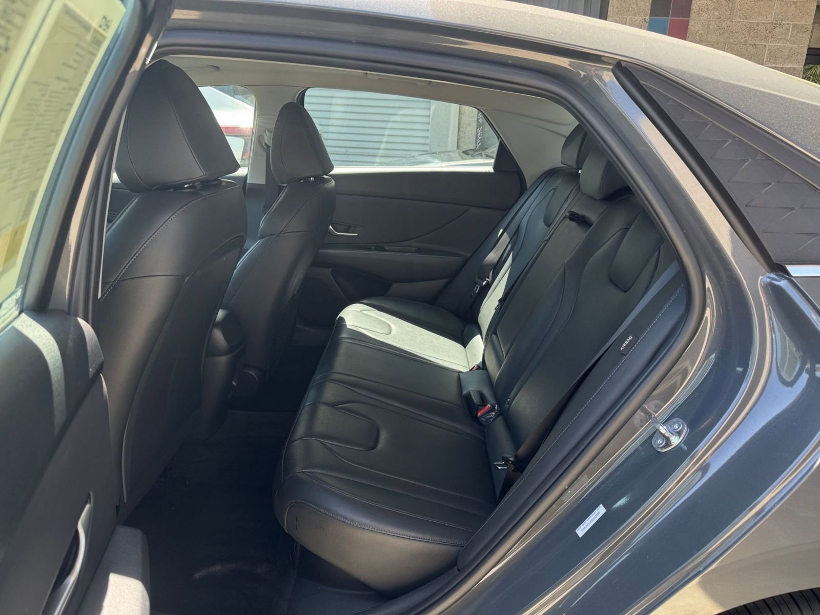 Used 2025 Hyundai Elantra Limited FWD image 28