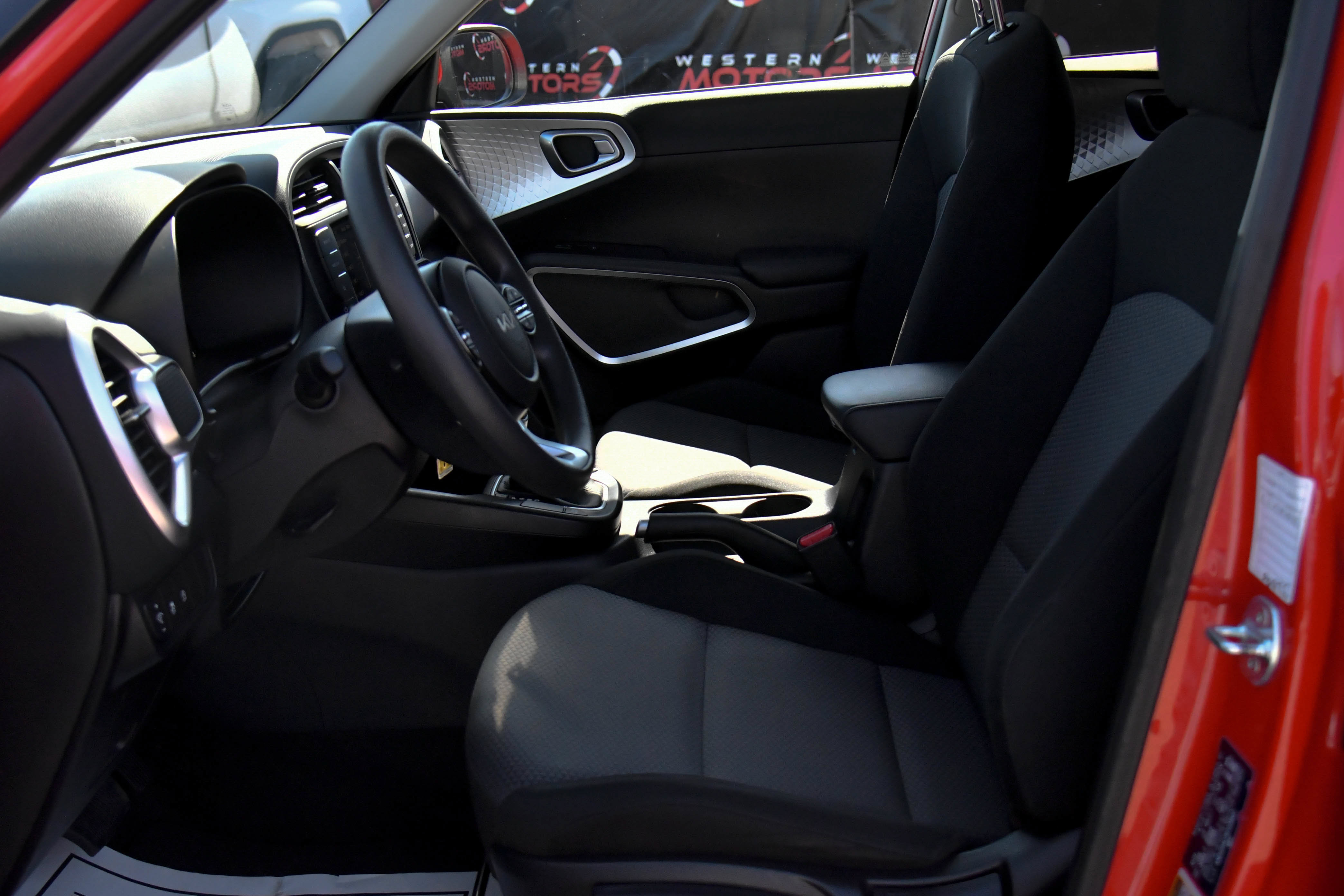 Used 2024 Kia Soul LX w/ Option Group 015 FWD image 16