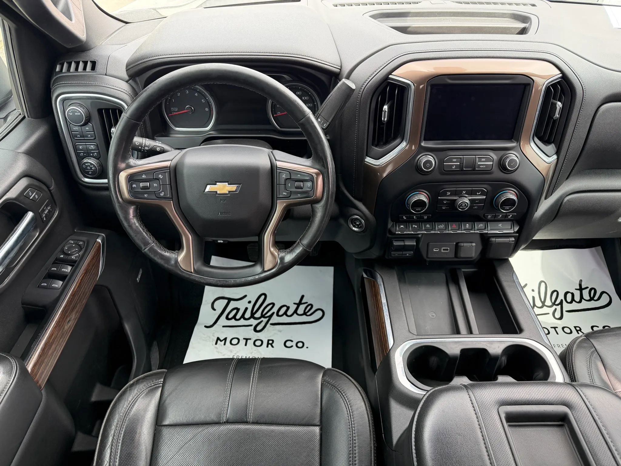 Used 2020 Chevrolet Silverado 1500 High Country w/ Technology Package AWD/4WD image 10