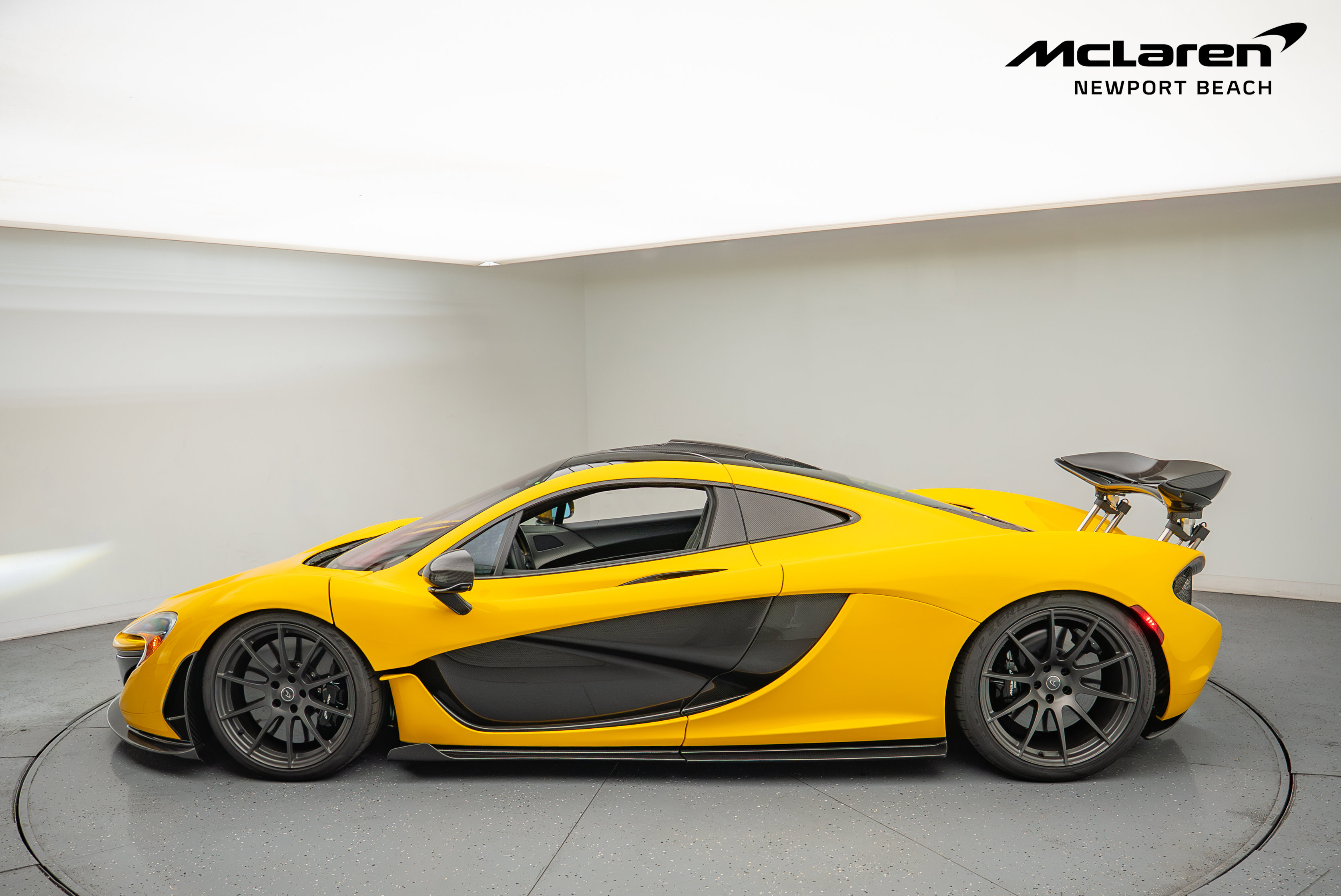 Used 2014 McLaren P1 image 17