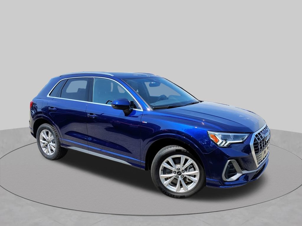 Used 2025 Audi Q3 2.0T Premium AWD/4WD image 2