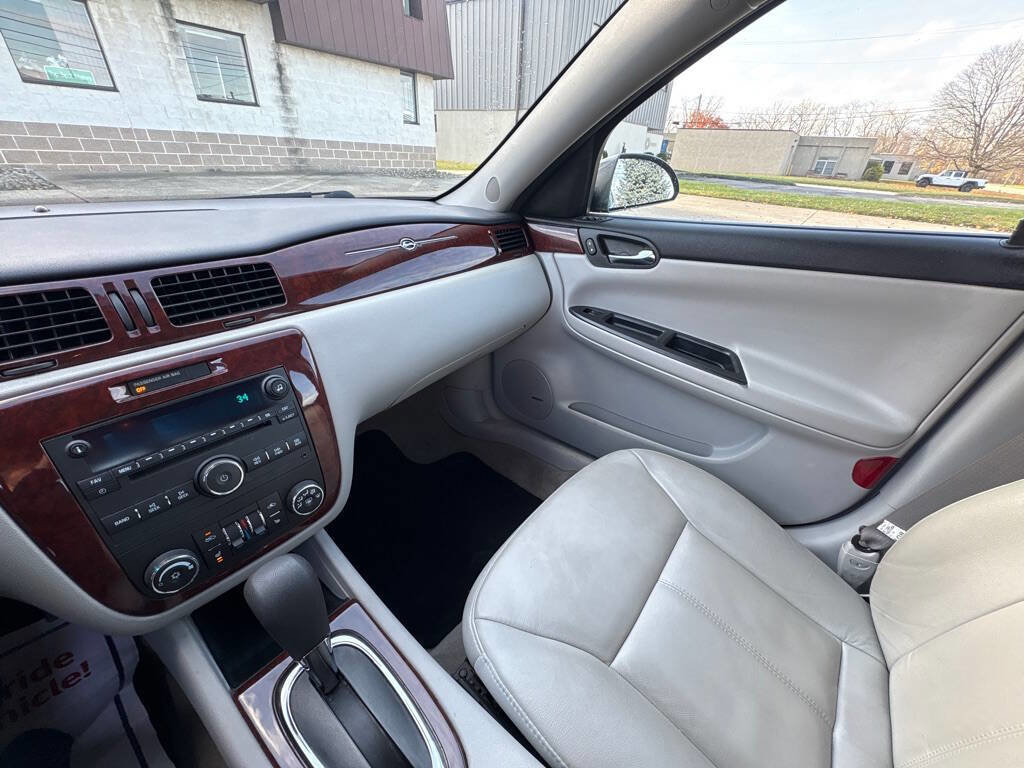 Used 2009 Chevrolet Impala LT w/ Luxury Edition Package image 15