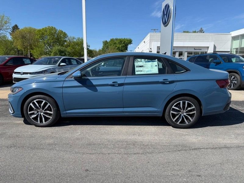 New 2026 Volkswagen Jetta SE FWD image 9