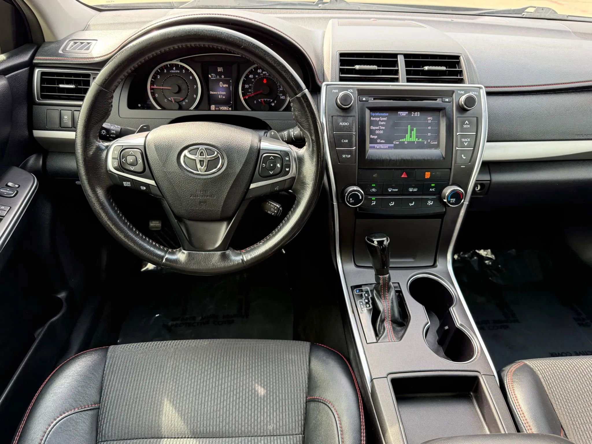 Used 2017 Toyota Camry SE image 12