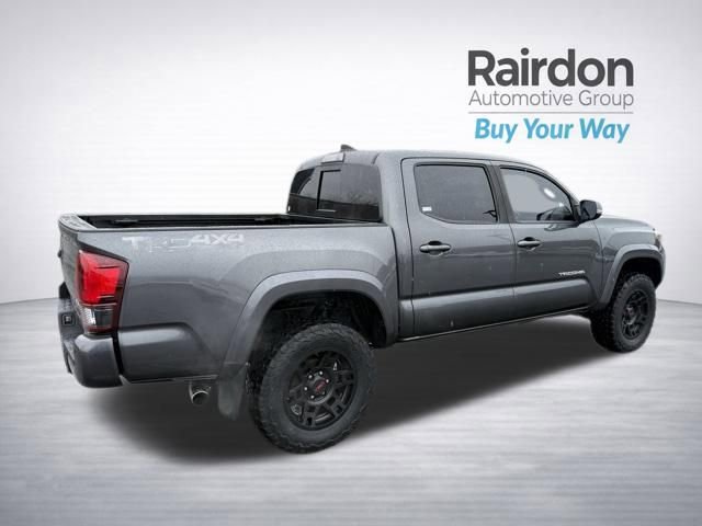 Used 2019 Toyota Tacoma TRD Sport w/ Technology Package image 9
