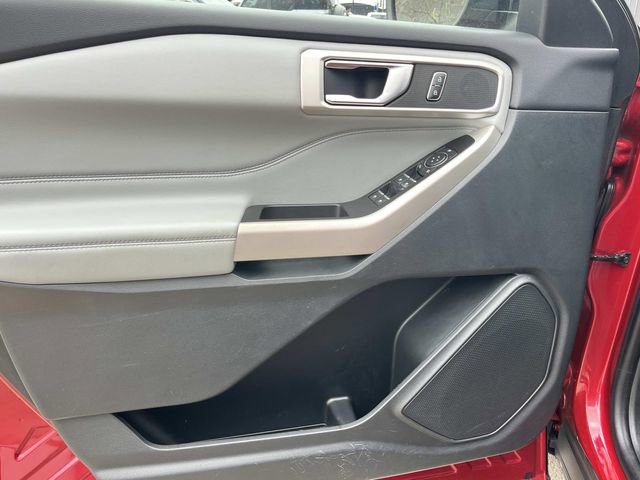 Certified 2022 Ford Explorer XLT w/ Equipment Group 202A image 28