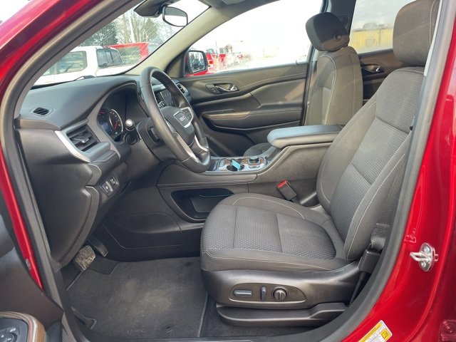 Used 2023 GMC Acadia SLE image 8