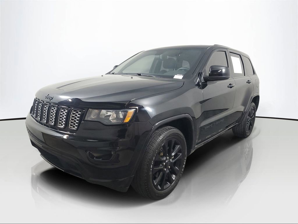 Used 2020 Jeep Grand Cherokee Altitude image 3