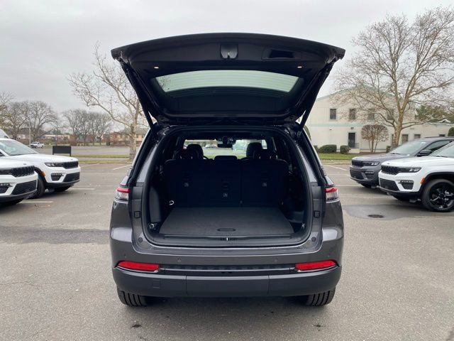 New 2025 Jeep Grand Cherokee Altitude image 7