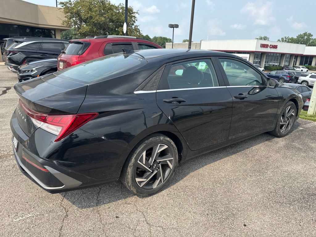 Used 2024 Hyundai Elantra SEL w/ Convenience Package FWD image 3