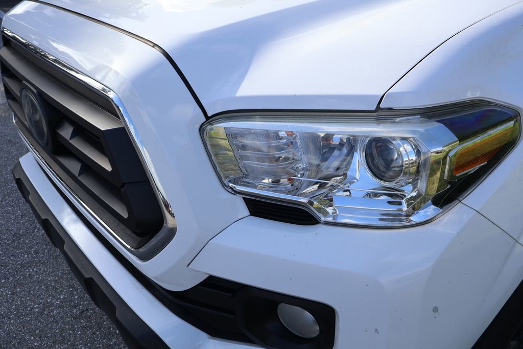 Used 2020 Toyota Tacoma SR5 RWD image 3
