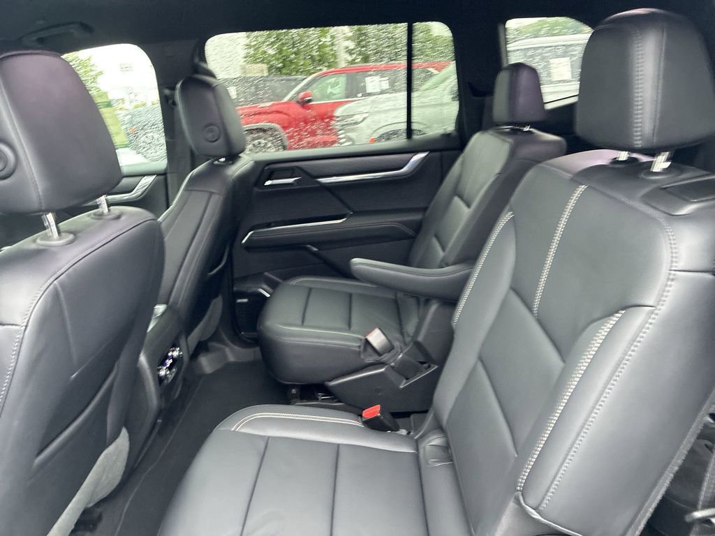 Used 2024 GMC Acadia Elevation FWD image 18