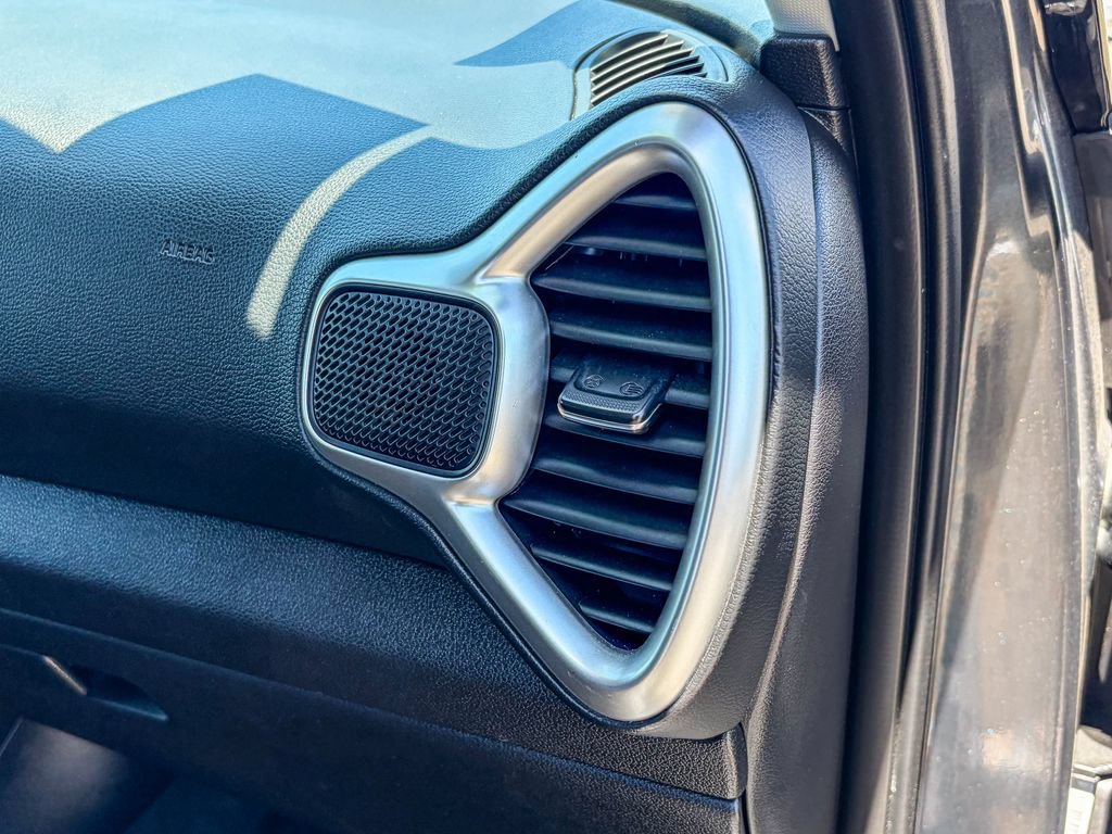 Used 2024 Kia Soul LX w/ Option Group 015 FWD image 32
