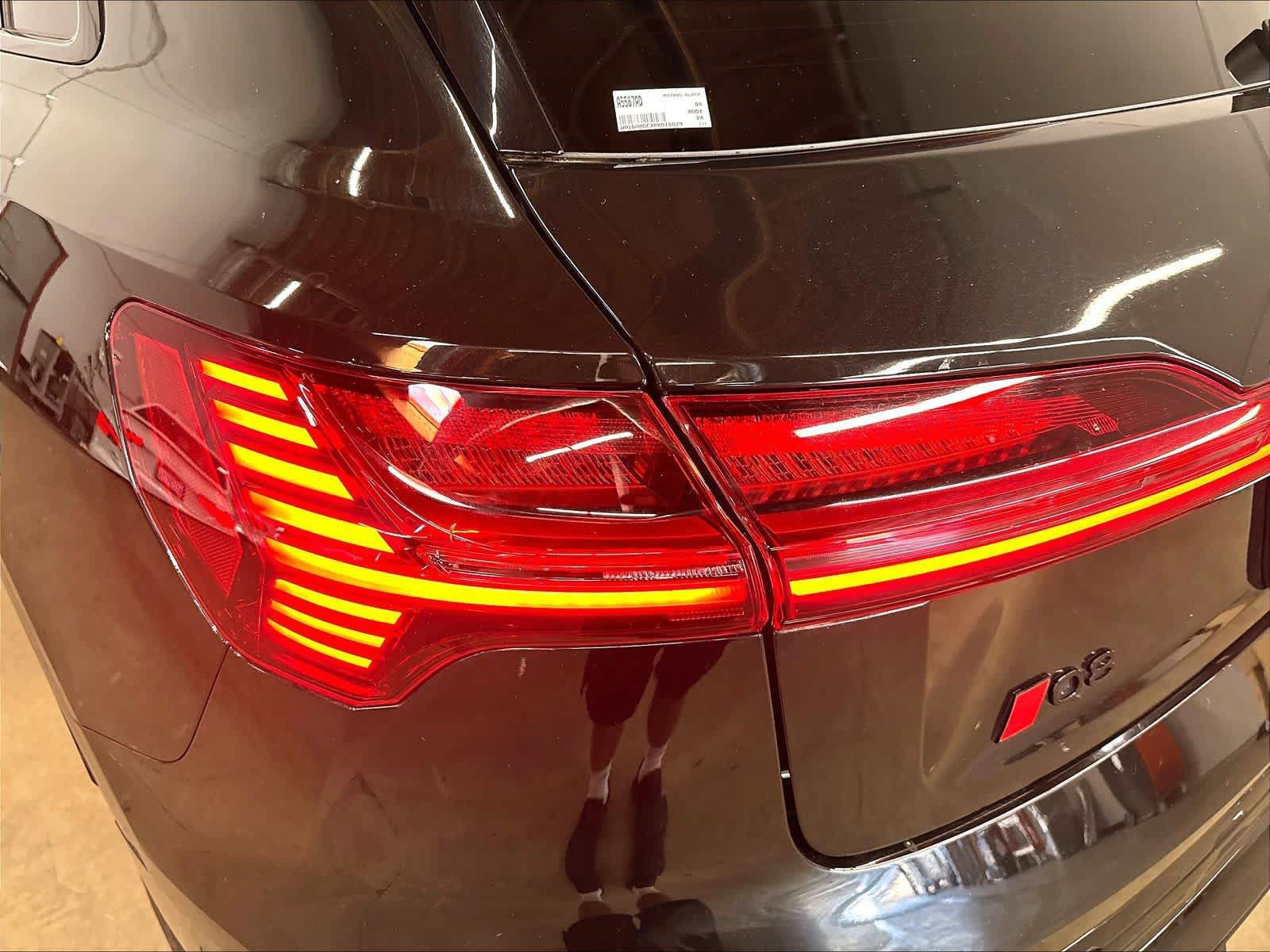 Used 2024 Audi Q8 e-tron Premium Plus w/ Prestige Package AWD/4WD image 31