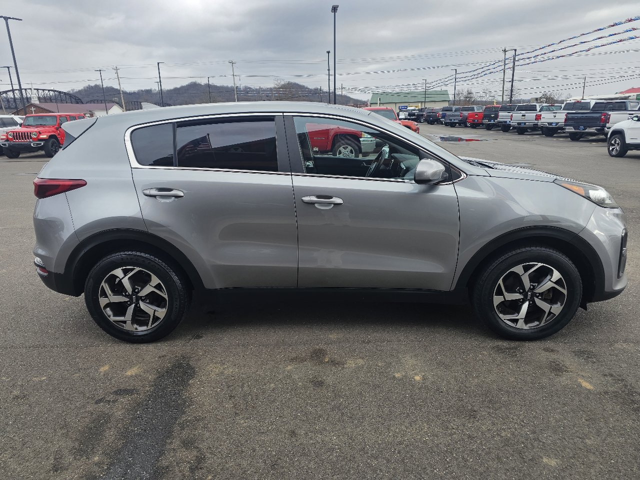 Used 2020 Kia Sportage LX image 19