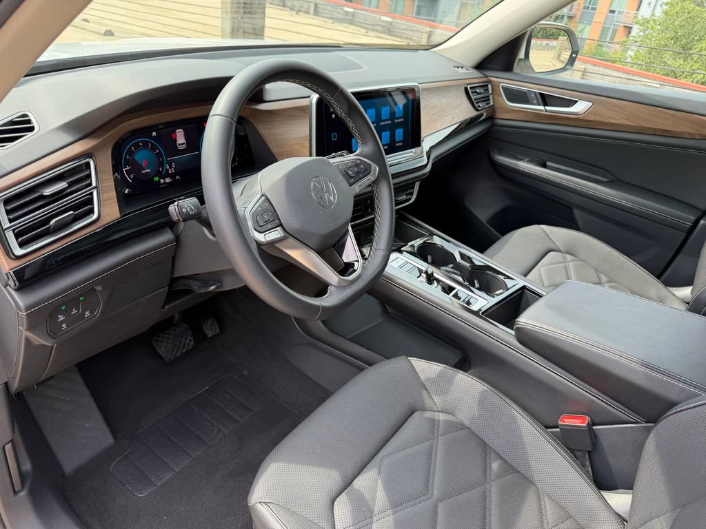 Certified 2024 Volkswagen Atlas SE w/ Panoramic Sunroof Package AWD/4WD image 8