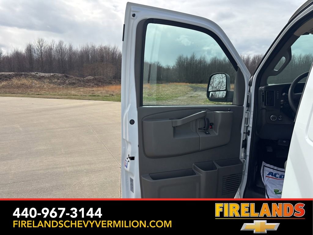 New 2026 Chevrolet Express 3500 RWD image 13