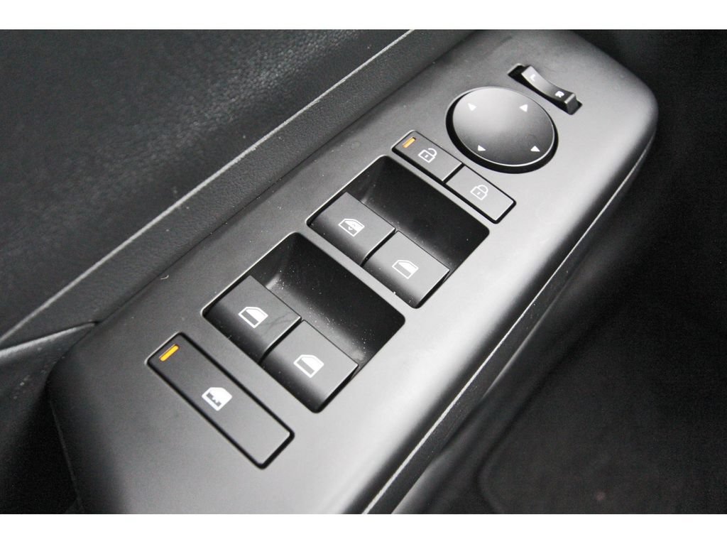 Used 2026 Hyundai Kona SE FWD image 24