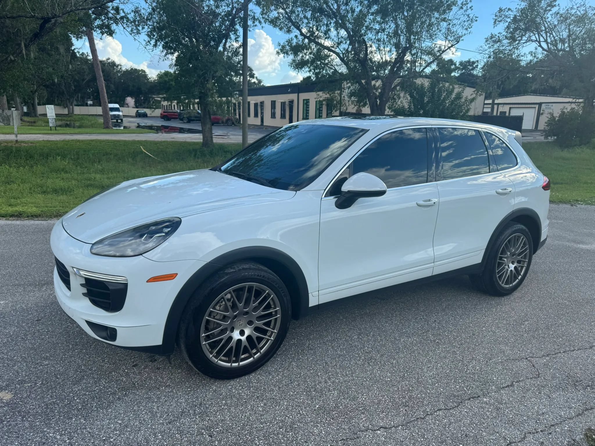 Used 2015 Porsche Cayenne S AWD/4WD image 9