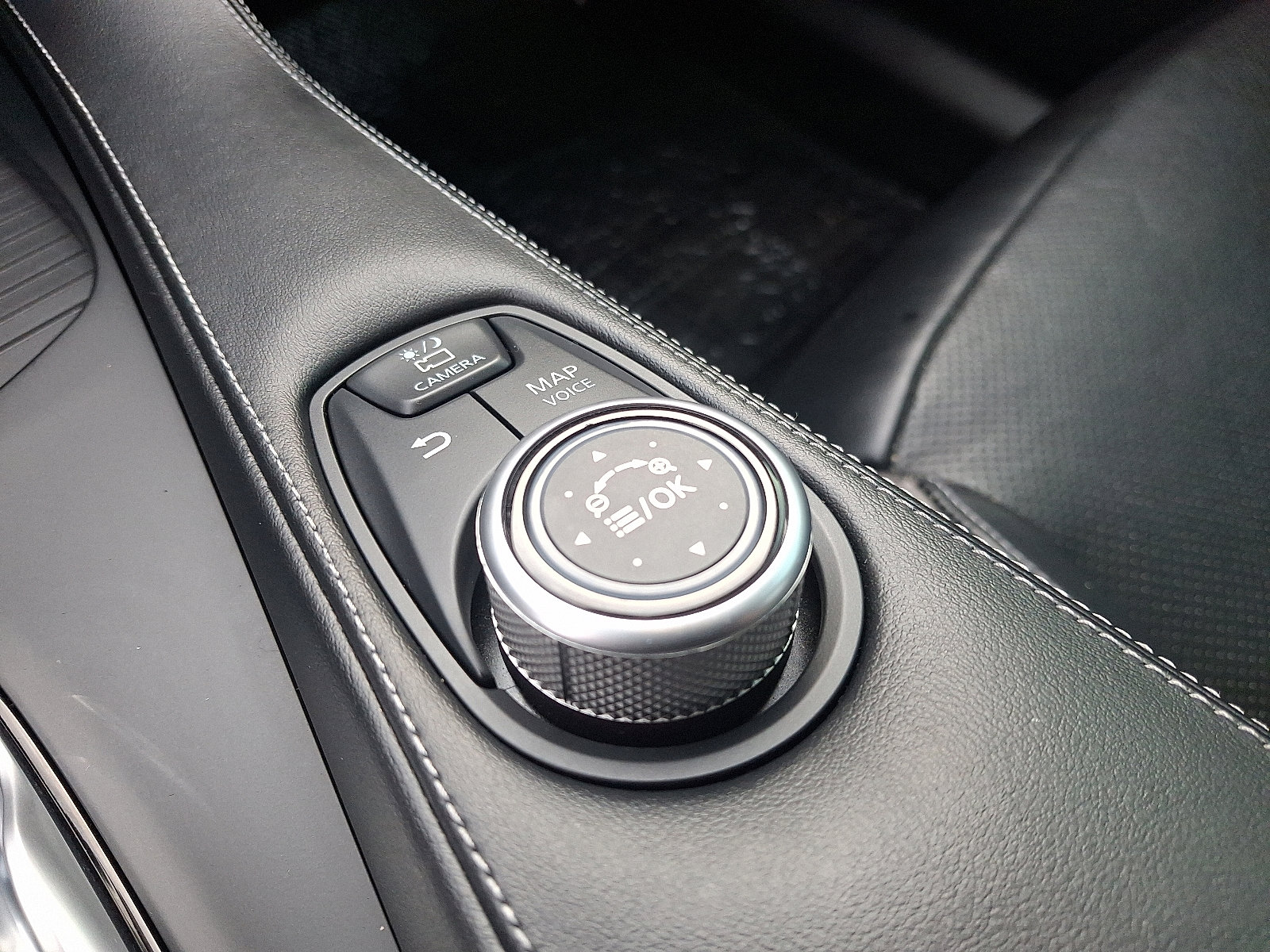 Used 2019 INFINITI QX50 Essential w/ Premium Heat Package image 23