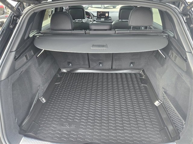 Used 2022 Audi SQ5 Premium Plus w/ Premium Plus Package image 10